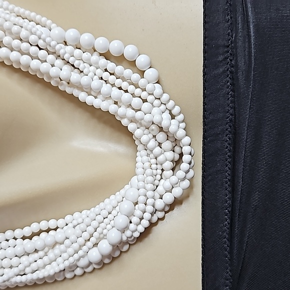 WHITE MULTI-STRAND NECKLACE - Picture 2 of 5